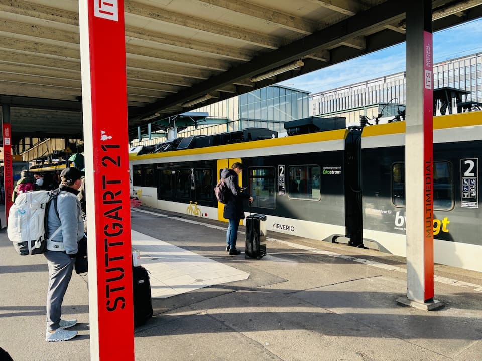 この列車に乗ってフランクフルトへ行きます