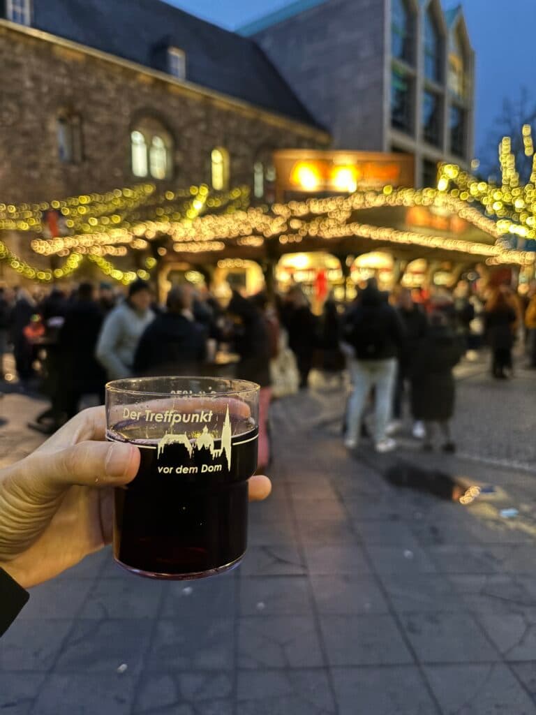 寒くて飲まないとやってらんない