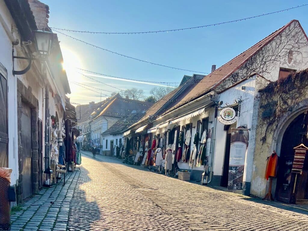 お土産屋さんがたくさん